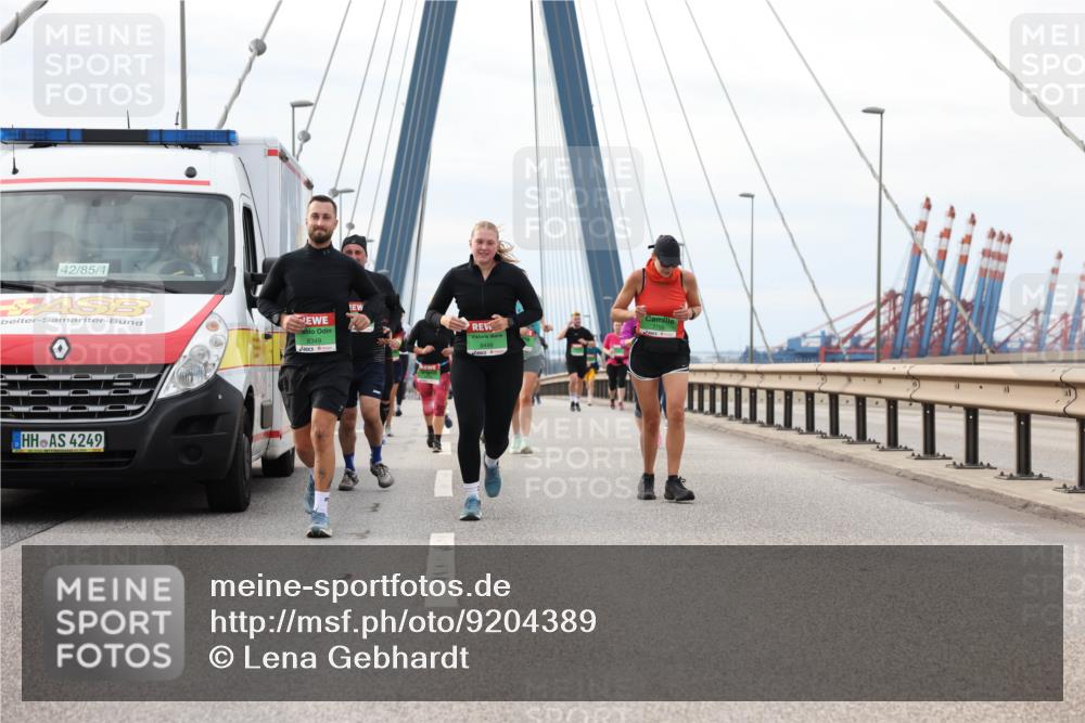 03.10.2025 - Köhlbrandbrückenlauf Lena Gebhardt http://msf.ph/oto/9204389 03.10.2025 15:56:33 Position 2 42, 85, 4, 4249, 8349, 8448 meine-sportfotos.de