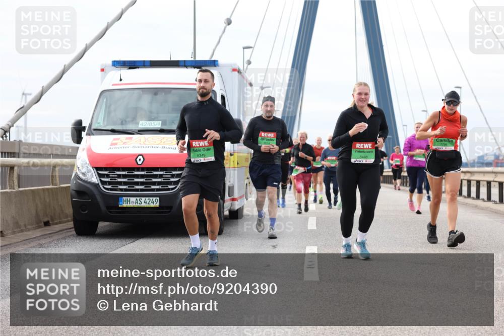 03.10.2025 - Köhlbrandbrückenlauf Lena Gebhardt http://msf.ph/oto/9204390 03.10.2025 15:56:34 Position 2 42, 85, 4, 8349, 9014, 8448, 7799, 4249 meine-sportfotos.de