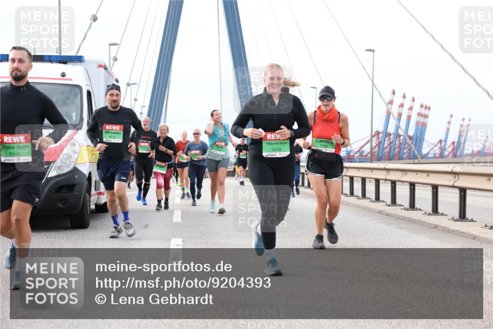 03.10.2025 - Köhlbrandbrückenlauf Lena Gebhardt http://msf.ph/oto/9204393 03.10.2025 15:56:34 Position 2 8349, 9014, 7799, 8448 meine-sportfotos.de