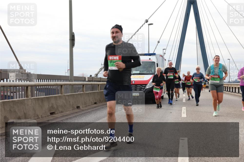 03.10.2025 - Köhlbrandbrückenlauf Lena Gebhardt http://msf.ph/oto/9204400 03.10.2025 15:56:37 Position 2 901, 42, 85, 4, 4, 3, 4249 meine-sportfotos.de