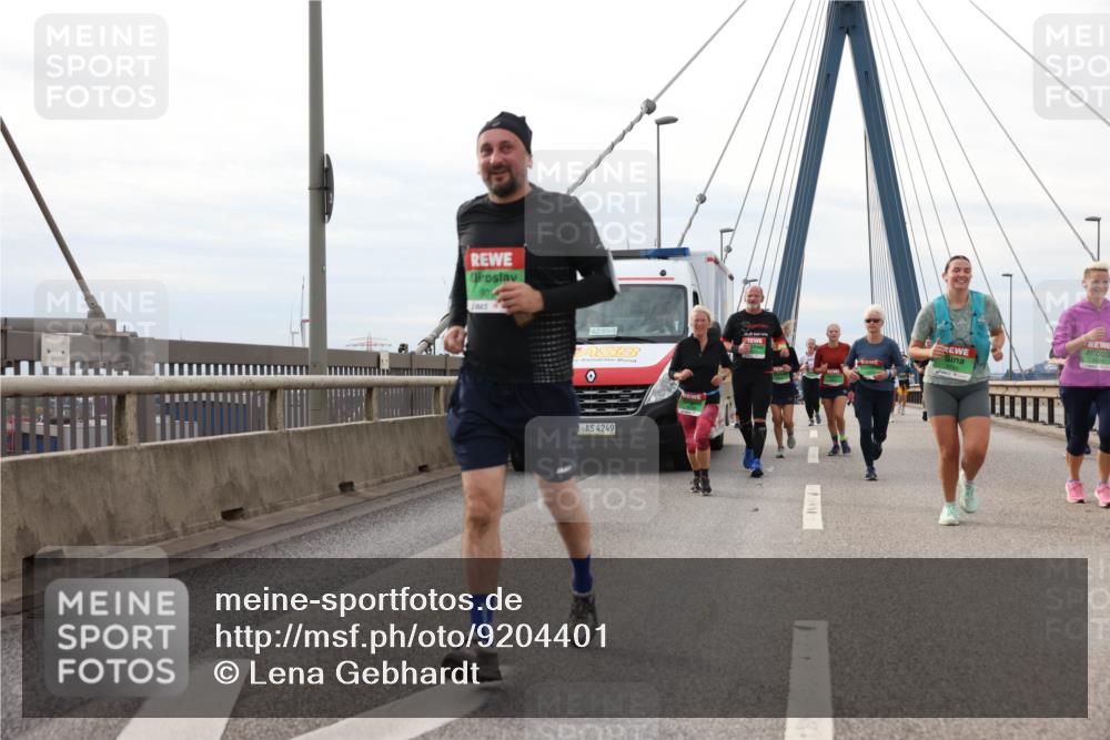 03.10.2025 - Köhlbrandbrückenlauf Lena Gebhardt http://msf.ph/oto/9204401 03.10.2025 15:56:37 Position 2 42, 85, 4249 meine-sportfotos.de