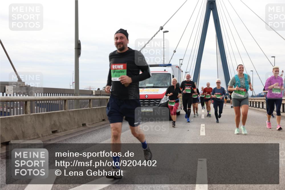 03.10.2025 - Köhlbrandbrückenlauf Lena Gebhardt http://msf.ph/oto/9204402 03.10.2025 15:56:37 Position 2 9014, 42, 85, 4, 4249 meine-sportfotos.de