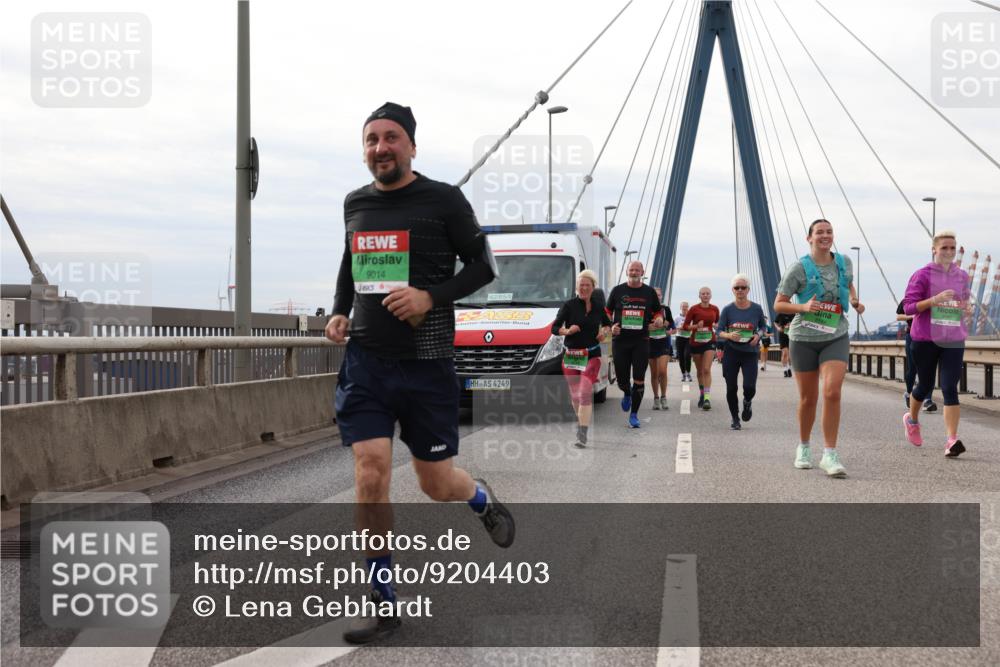 03.10.2025 - Köhlbrandbrückenlauf Lena Gebhardt http://msf.ph/oto/9204403 03.10.2025 15:56:37 Position 2 9014, 42, 85, 4249 meine-sportfotos.de