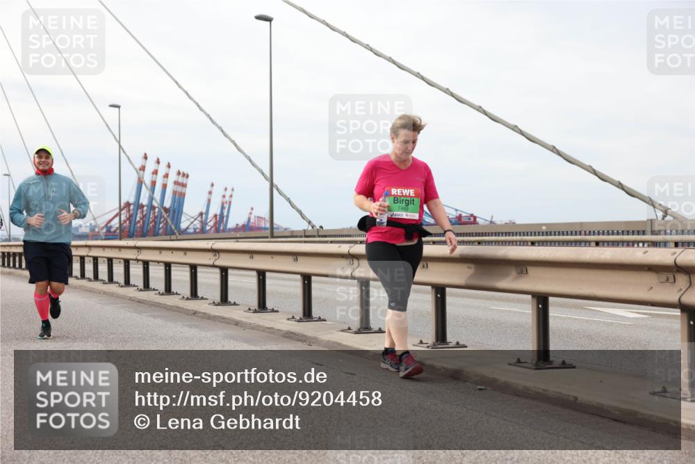 03.10.2025 - Köhlbrandbrückenlauf Lena Gebhardt http://msf.ph/oto/9204458 03.10.2025 15:56:54 Position 2 7489 meine-sportfotos.de