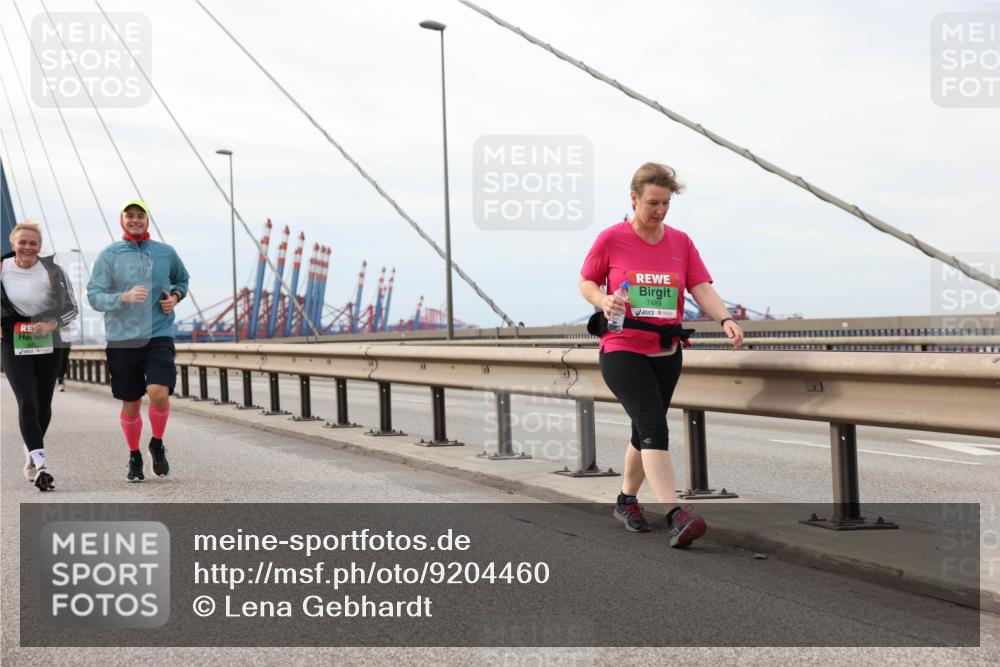 03.10.2025 - Köhlbrandbrückenlauf Lena Gebhardt http://msf.ph/oto/9204460 03.10.2025 15:56:54 Position 2 7489 meine-sportfotos.de