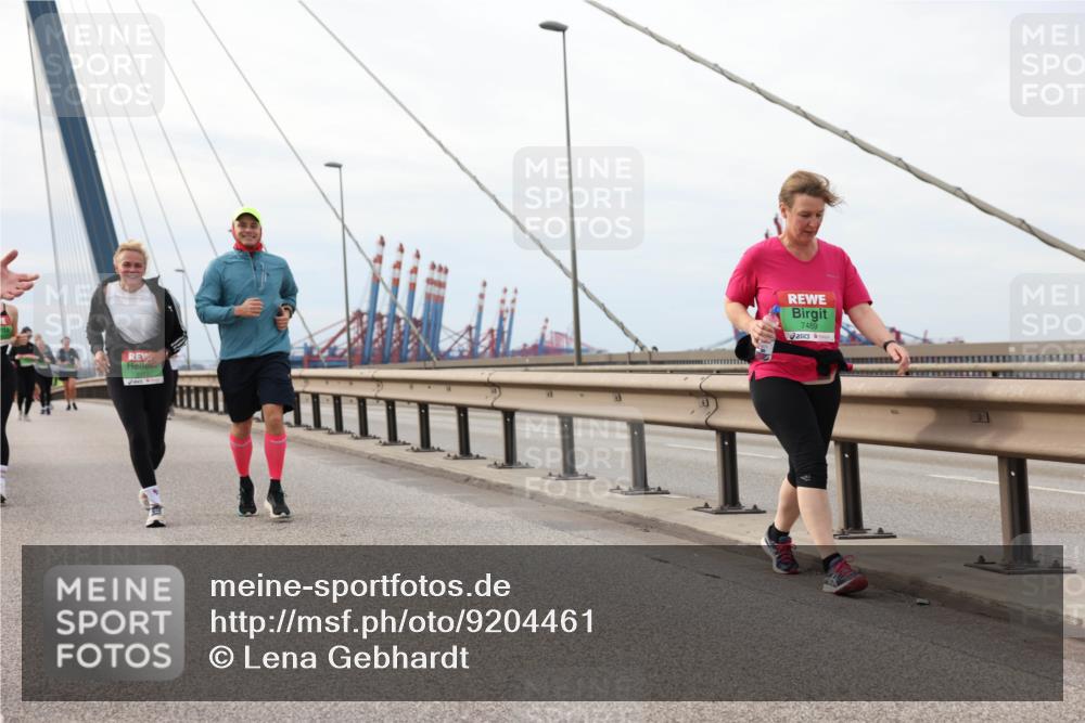 03.10.2025 - Köhlbrandbrückenlauf Lena Gebhardt http://msf.ph/oto/9204461 03.10.2025 15:56:54 Position 2 7489 meine-sportfotos.de