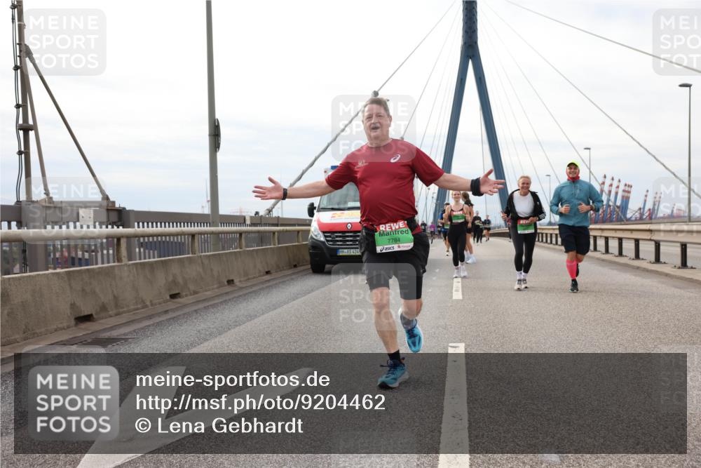 03.10.2025 - Köhlbrandbrückenlauf Lena Gebhardt http://msf.ph/oto/9204462 03.10.2025 15:56:55 Position 2 424, 7784 meine-sportfotos.de