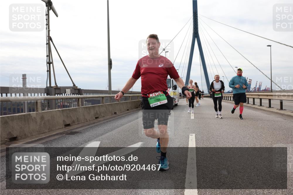 03.10.2025 - Köhlbrandbrückenlauf Lena Gebhardt http://msf.ph/oto/9204467 03.10.2025 15:56:55 Position 2  meine-sportfotos.de