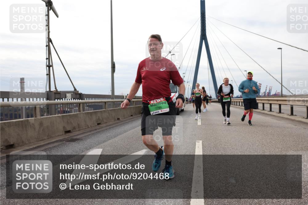 03.10.2025 - Köhlbrandbrückenlauf Lena Gebhardt http://msf.ph/oto/9204468 03.10.2025 15:56:56 Position 2 7784 meine-sportfotos.de