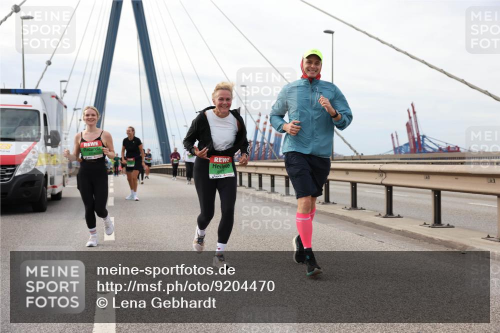 03.10.2025 - Köhlbrandbrückenlauf Lena Gebhardt http://msf.ph/oto/9204470 03.10.2025 15:56:56 Position 2 8171 meine-sportfotos.de
