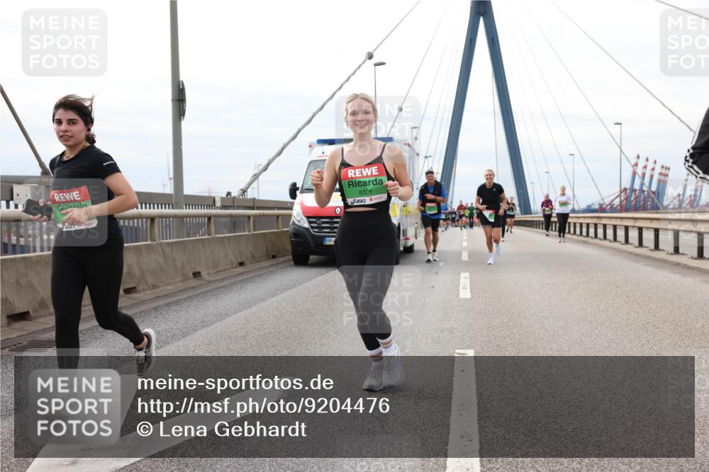 03.10.2025 - Köhlbrandbrückenlauf Lena Gebhardt http://msf.ph/oto/9204476 03.10.2025 15:56:58 Position 2 8305 meine-sportfotos.de