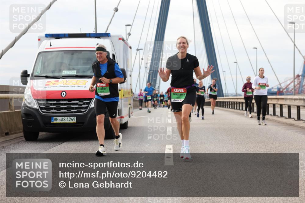 03.10.2025 - Köhlbrandbrückenlauf Lena Gebhardt http://msf.ph/oto/9204482 03.10.2025 15:57:00 Position 2 42, 85, 4, 4249, 8914, 8917 meine-sportfotos.de