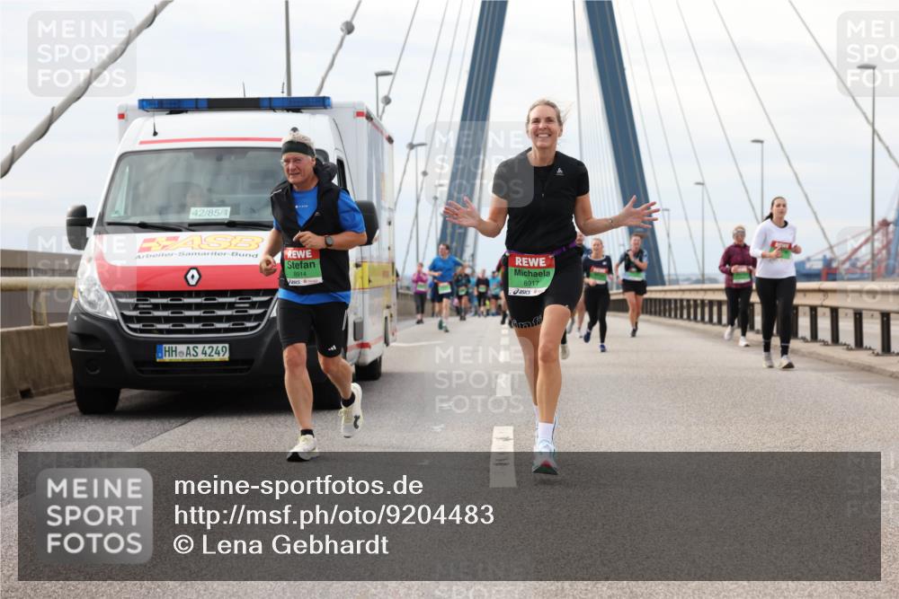 03.10.2025 - Köhlbrandbrückenlauf Lena Gebhardt http://msf.ph/oto/9204483 03.10.2025 15:57:00 Position 2 42, 85, 4, 4249, 8914, 8917 meine-sportfotos.de