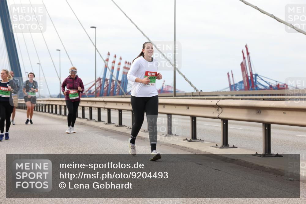 03.10.2025 - Köhlbrandbrückenlauf Lena Gebhardt http://msf.ph/oto/9204493 03.10.2025 15:57:03 Position 2 444 meine-sportfotos.de