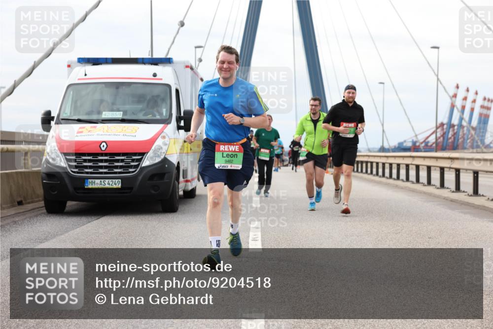 03.10.2025 - Köhlbrandbrückenlauf Lena Gebhardt http://msf.ph/oto/9204518 03.10.2025 15:57:11 Position 2 42, 85, 4, 9462, 4249 meine-sportfotos.de