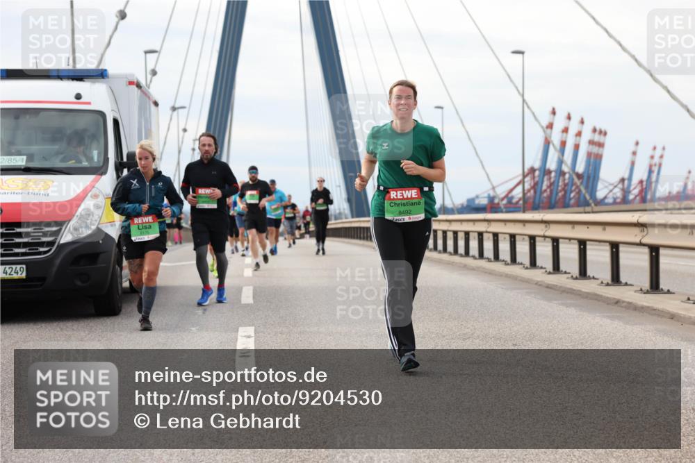 03.10.2025 - Köhlbrandbrückenlauf Lena Gebhardt http://msf.ph/oto/9204530 03.10.2025 15:57:15 Position 2 2, 85, 4, 4249, 8175, 8492 meine-sportfotos.de