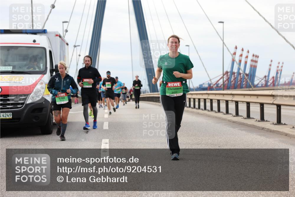 03.10.2025 - Köhlbrandbrückenlauf Lena Gebhardt http://msf.ph/oto/9204531 03.10.2025 15:57:15 Position 2 2, 85, 4, 4249, 8175, 8492 meine-sportfotos.de