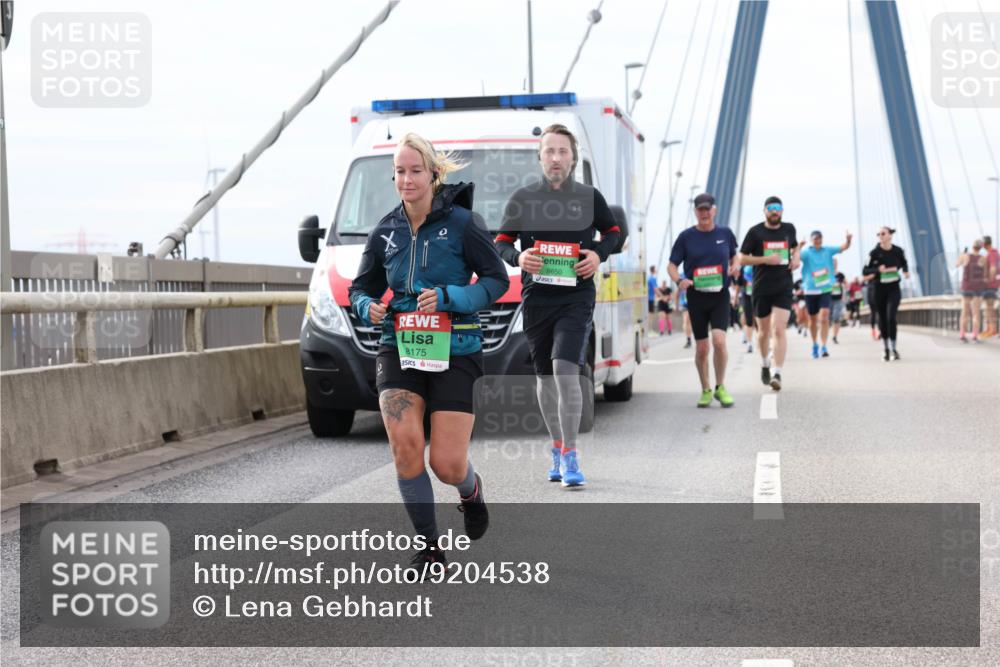 03.10.2025 - Köhlbrandbrückenlauf Lena Gebhardt http://msf.ph/oto/9204538 03.10.2025 15:57:17 Position 2 8175, 8650 meine-sportfotos.de