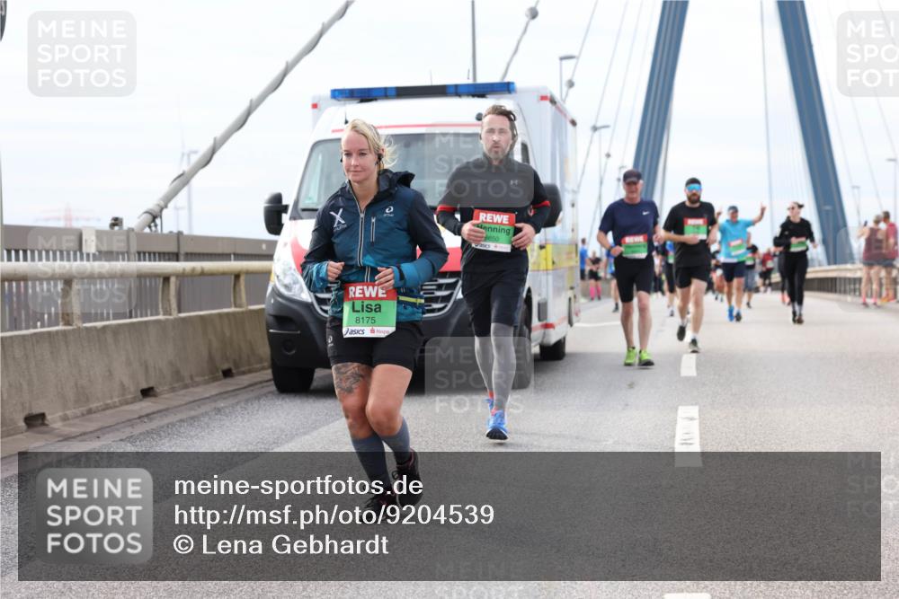 03.10.2025 - Köhlbrandbrückenlauf Lena Gebhardt http://msf.ph/oto/9204539 03.10.2025 15:57:17 Position 2 8175, 8650 meine-sportfotos.de