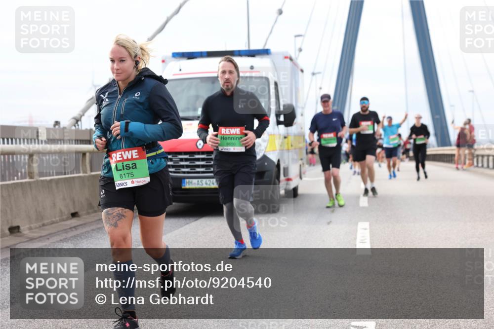 03.10.2025 - Köhlbrandbrückenlauf Lena Gebhardt http://msf.ph/oto/9204540 03.10.2025 15:57:18 Position 2 8175, 424, 8650 meine-sportfotos.de