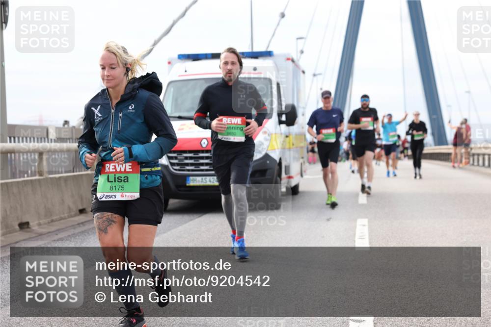 03.10.2025 - Köhlbrandbrückenlauf Lena Gebhardt http://msf.ph/oto/9204542 03.10.2025 15:57:18 Position 2 8175, 424, 8650 meine-sportfotos.de