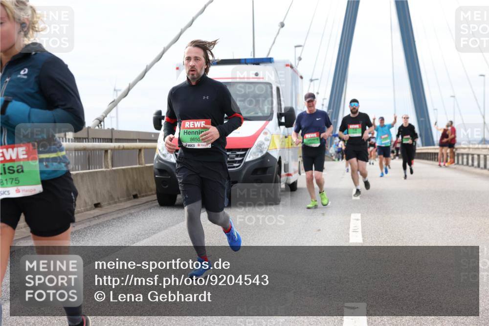 03.10.2025 - Köhlbrandbrückenlauf Lena Gebhardt http://msf.ph/oto/9204543 03.10.2025 15:57:18 Position 2 8175, 8650 meine-sportfotos.de