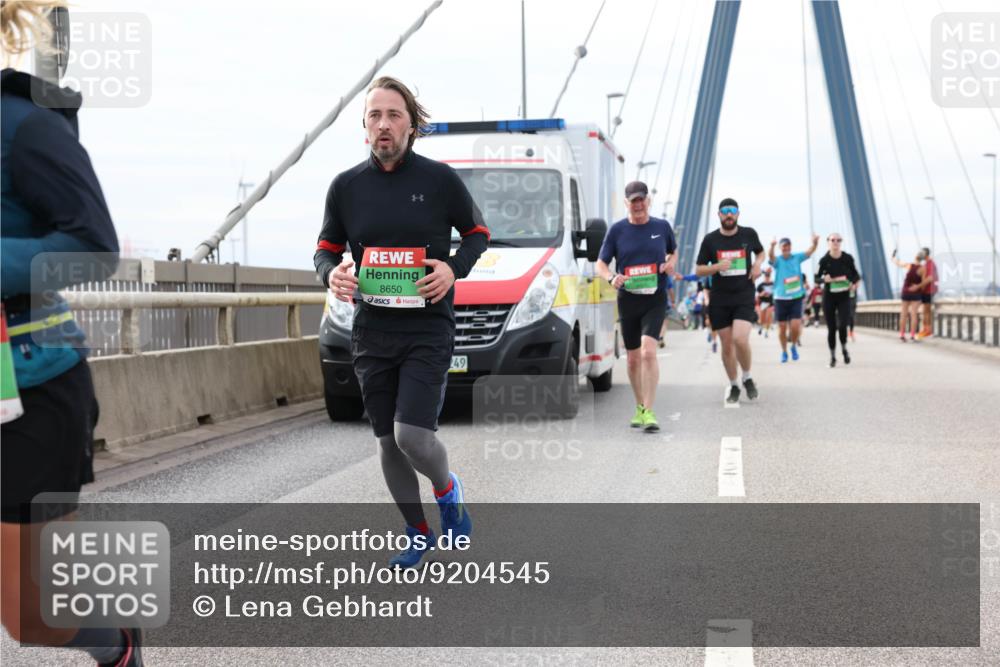 03.10.2025 - Köhlbrandbrückenlauf Lena Gebhardt http://msf.ph/oto/9204545 03.10.2025 15:57:19 Position 2 8650, 49 meine-sportfotos.de