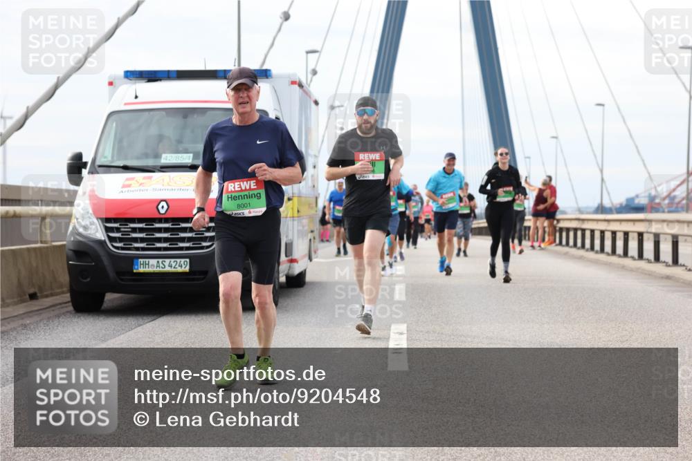 03.10.2025 - Köhlbrandbrückenlauf Lena Gebhardt http://msf.ph/oto/9204548 03.10.2025 15:57:20 Position 2 42, 85, 4, 4249, 8001 meine-sportfotos.de