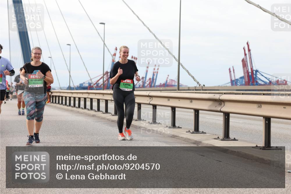 03.10.2025 - Köhlbrandbrückenlauf Lena Gebhardt http://msf.ph/oto/9204570 03.10.2025 15:57:28 Position 2 8423, 7693, 1 meine-sportfotos.de