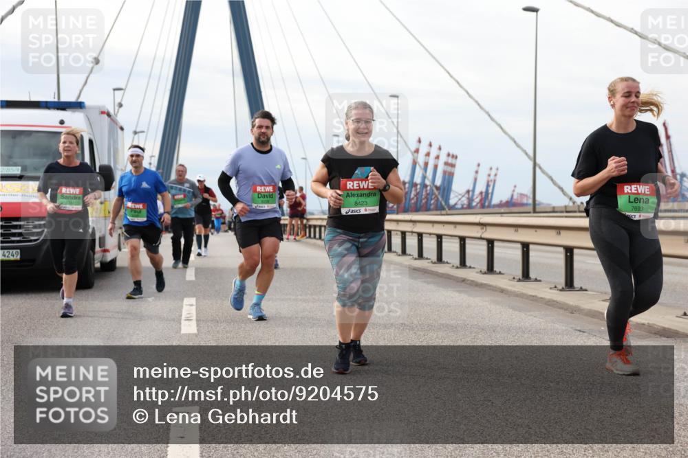 03.10.2025 - Köhlbrandbrückenlauf Lena Gebhardt http://msf.ph/oto/9204575 03.10.2025 15:57:29 Position 2 2, 85, 4, 4249, 8423, 7693 meine-sportfotos.de