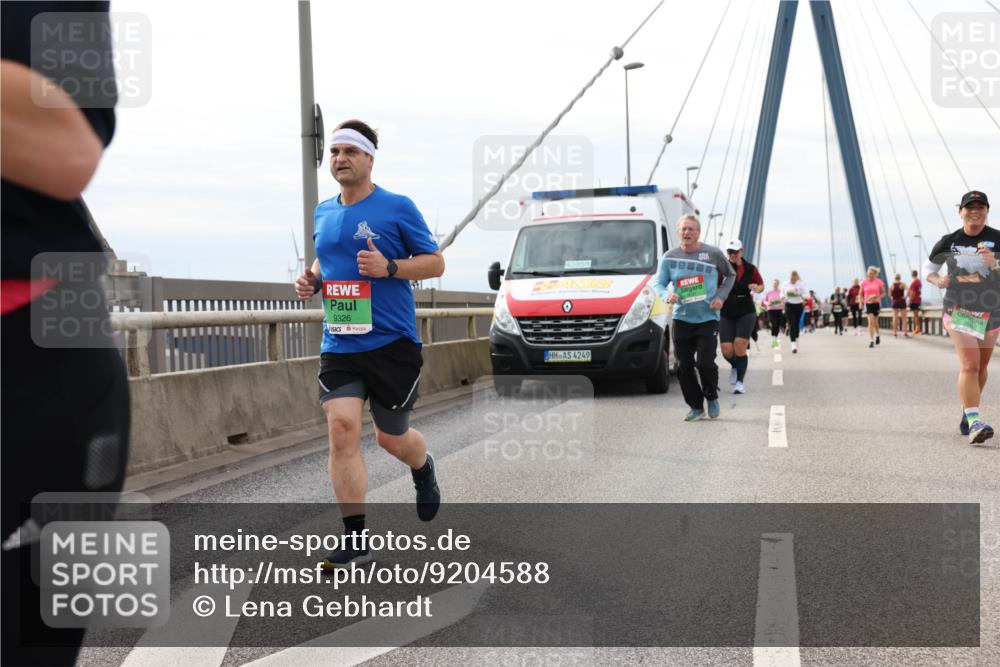 03.10.2025 - Köhlbrandbrückenlauf Lena Gebhardt http://msf.ph/oto/9204588 03.10.2025 15:57:32 Position 2 9326, 488, 4249 meine-sportfotos.de