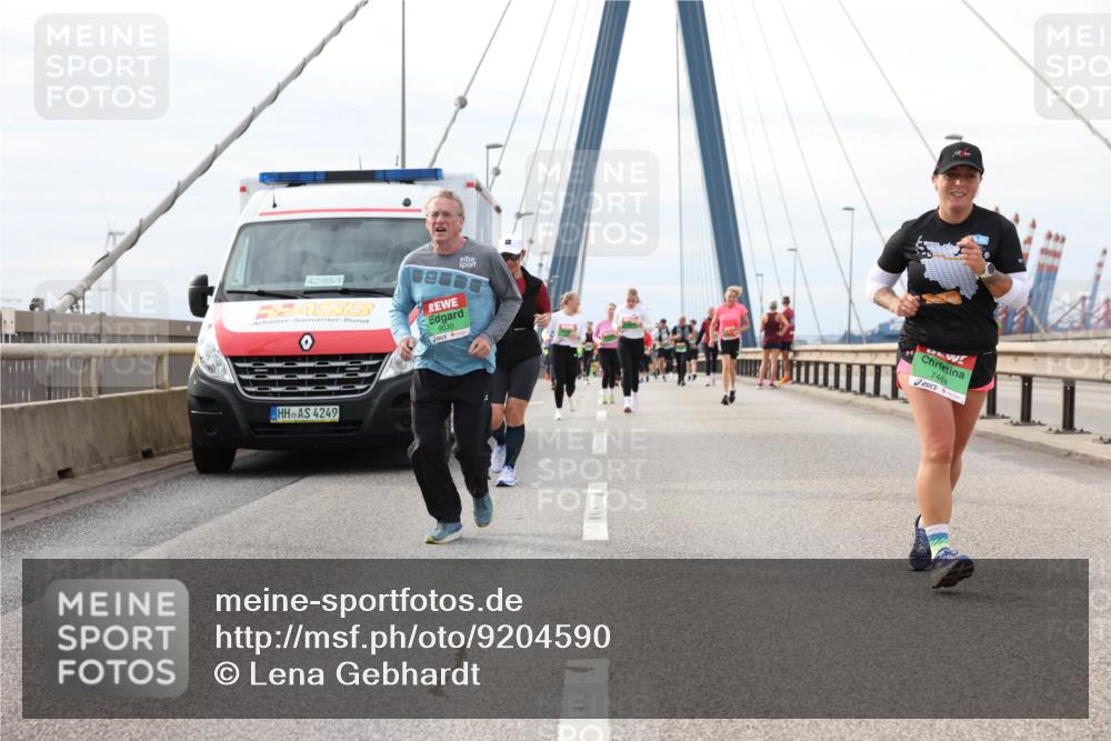 03.10.2025 - Köhlbrandbrückenlauf Lena Gebhardt http://msf.ph/oto/9204590 03.10.2025 15:57:33 Position 2 42, 85, 4, 9030, 4249, 7484 meine-sportfotos.de
