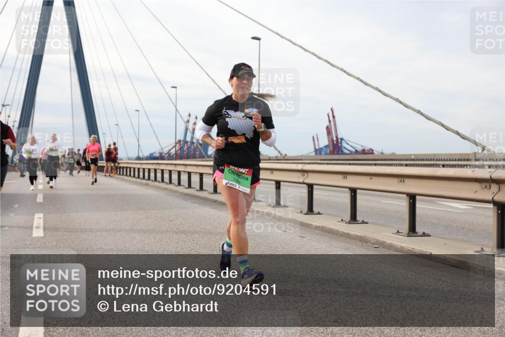 03.10.2025 - Köhlbrandbrückenlauf Lena Gebhardt http://msf.ph/oto/9204591 03.10.2025 15:57:34 Position 2 7484 meine-sportfotos.de