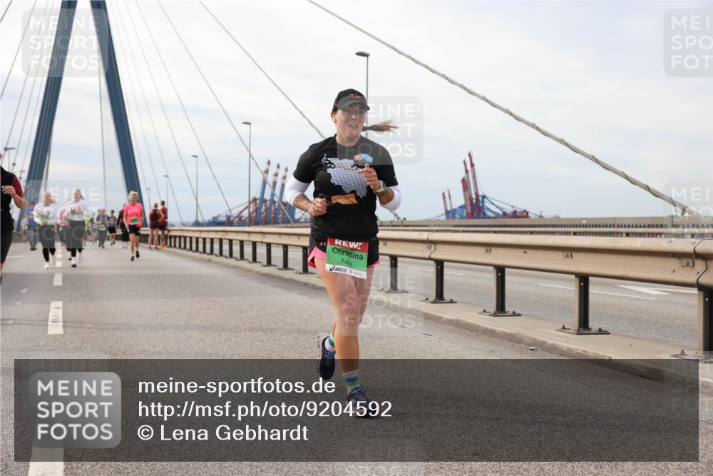 03.10.2025 - Köhlbrandbrückenlauf Lena Gebhardt http://msf.ph/oto/9204592 03.10.2025 15:57:34 Position 2 7484 meine-sportfotos.de