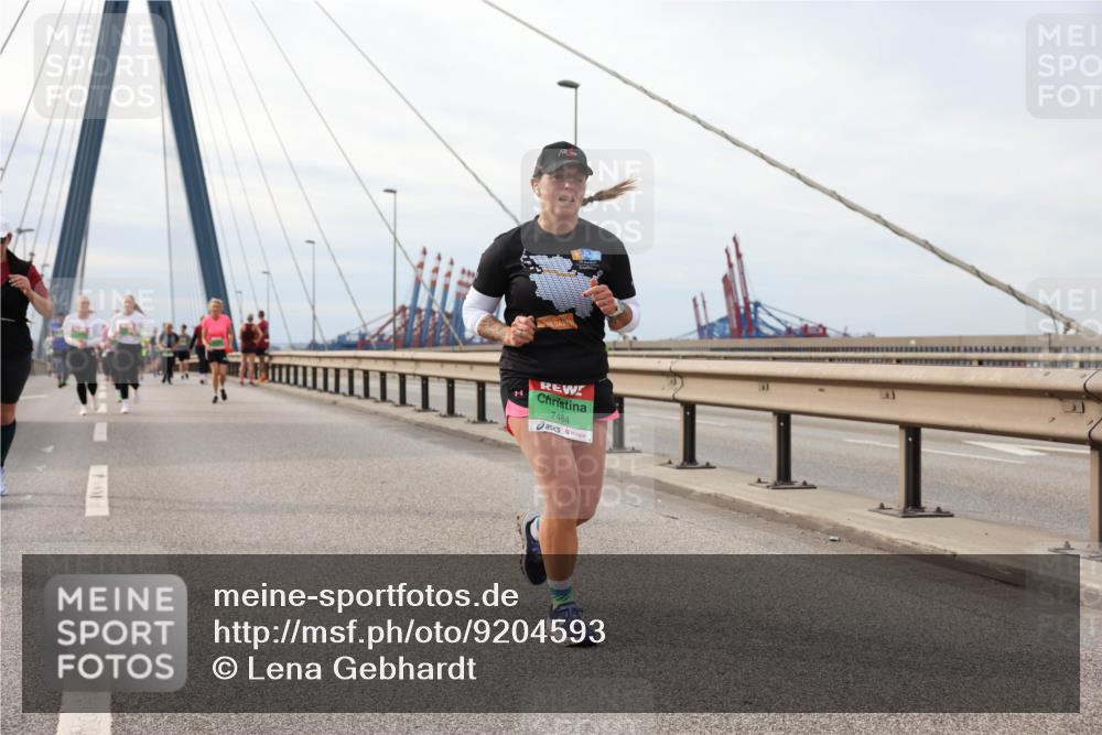 03.10.2025 - Köhlbrandbrückenlauf Lena Gebhardt http://msf.ph/oto/9204593 03.10.2025 15:57:34 Position 2 7484 meine-sportfotos.de
