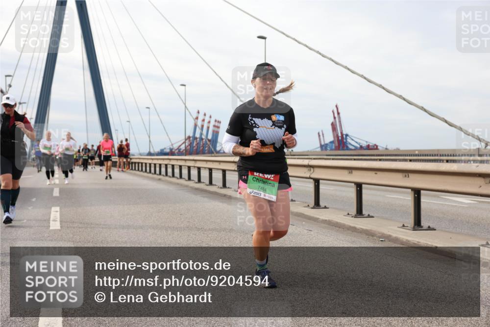 03.10.2025 - Köhlbrandbrückenlauf Lena Gebhardt http://msf.ph/oto/9204594 03.10.2025 15:57:34 Position 2 7484 meine-sportfotos.de
