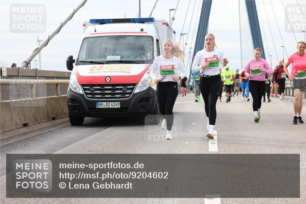 03.10.2025 - Köhlbrandbrückenlauf Lena Gebhardt http://msf.ph/oto/9204602 03.10.2025 15:57:38 Position 2 42, 85, 4, 4249, 9079, 9078 meine-sportfotos.de