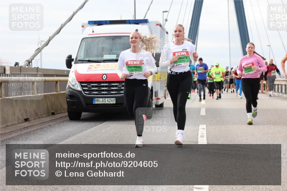 03.10.2025 - Köhlbrandbrückenlauf Lena Gebhardt http://msf.ph/oto/9204605 03.10.2025 15:57:39 Position 2 42, 85, 4, 9079, 9078, 4249 meine-sportfotos.de