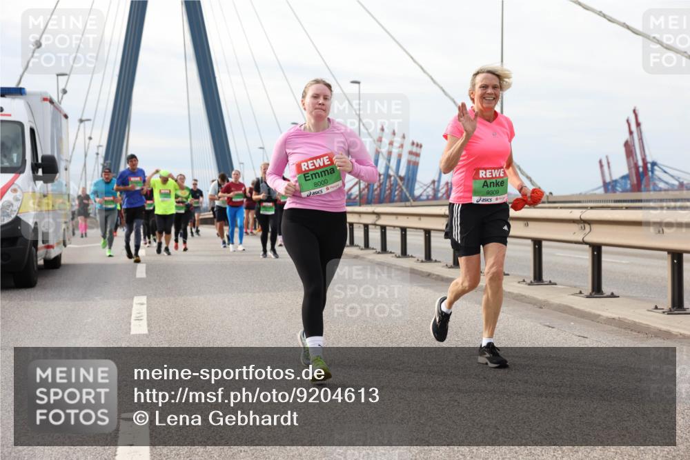 03.10.2025 - Köhlbrandbrückenlauf Lena Gebhardt http://msf.ph/oto/9204613 03.10.2025 15:57:41 Position 2 8000, 9309 meine-sportfotos.de