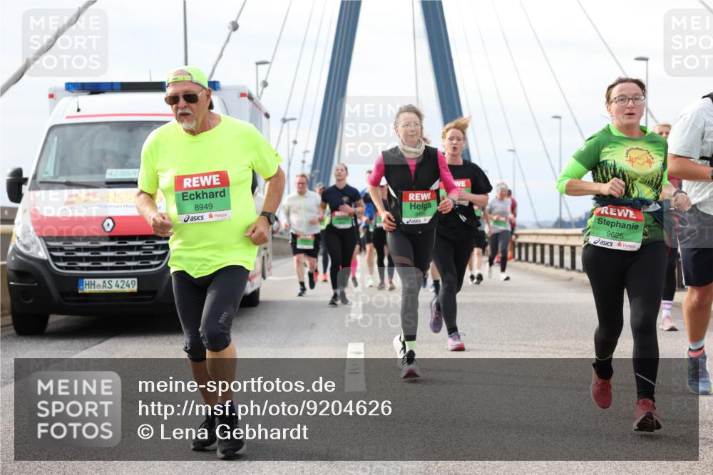 03.10.2025 - Köhlbrandbrückenlauf Lena Gebhardt http://msf.ph/oto/9204626 03.10.2025 15:57:47 Position 2 42, 85, 8949, 4249, 8455, 9625 meine-sportfotos.de
