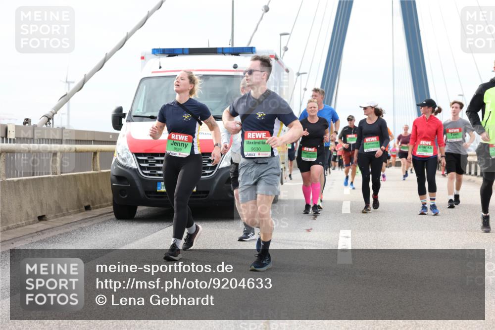 03.10.2025 - Köhlbrandbrückenlauf Lena Gebhardt http://msf.ph/oto/9204633 03.10.2025 15:57:50 Position 2 9629, 9630 meine-sportfotos.de
