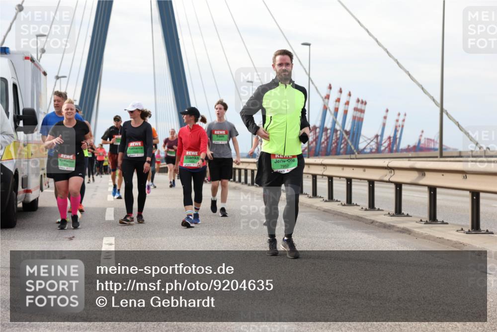 03.10.2025 - Köhlbrandbrückenlauf Lena Gebhardt http://msf.ph/oto/9204635 03.10.2025 15:57:51 Position 2 7952 meine-sportfotos.de