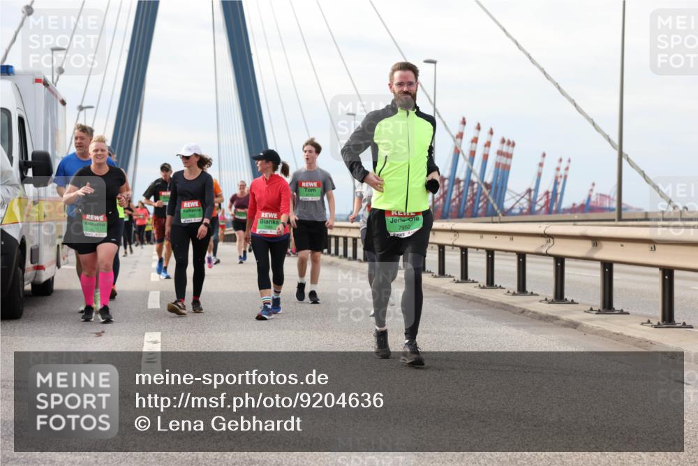 03.10.2025 - Köhlbrandbrückenlauf Lena Gebhardt http://msf.ph/oto/9204636 03.10.2025 15:57:51 Position 2 7952 meine-sportfotos.de