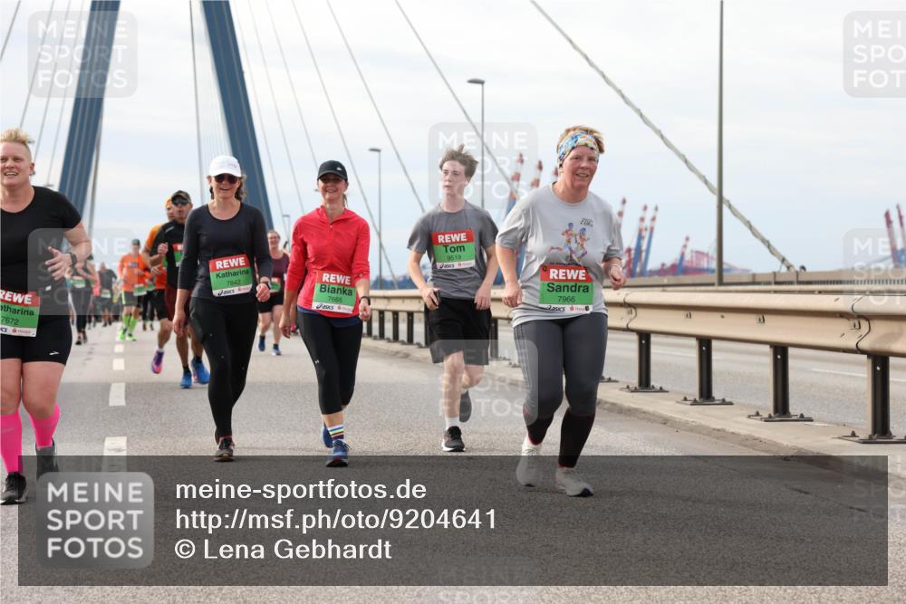 03.10.2025 - Köhlbrandbrückenlauf Lena Gebhardt http://msf.ph/oto/9204641 03.10.2025 15:57:53 Position 2 7672, 7842, 7665, 9519, 7966 meine-sportfotos.de
