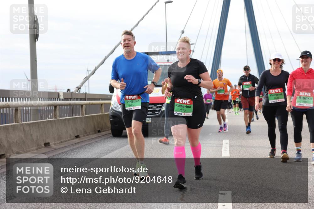 03.10.2025 - Köhlbrandbrückenlauf Lena Gebhardt http://msf.ph/oto/9204648 03.10.2025 15:57:54 Position 2 7687, 249, 7672, 7842, 7665 meine-sportfotos.de