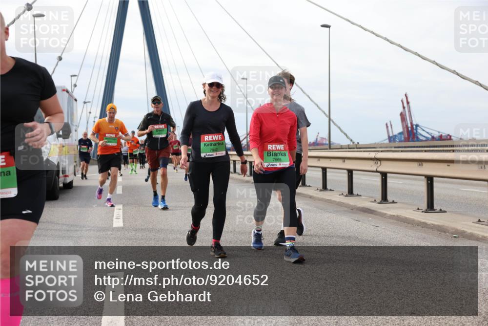 03.10.2025 - Köhlbrandbrückenlauf Lena Gebhardt http://msf.ph/oto/9204652 03.10.2025 15:57:55 Position 2 7842, 7665 meine-sportfotos.de