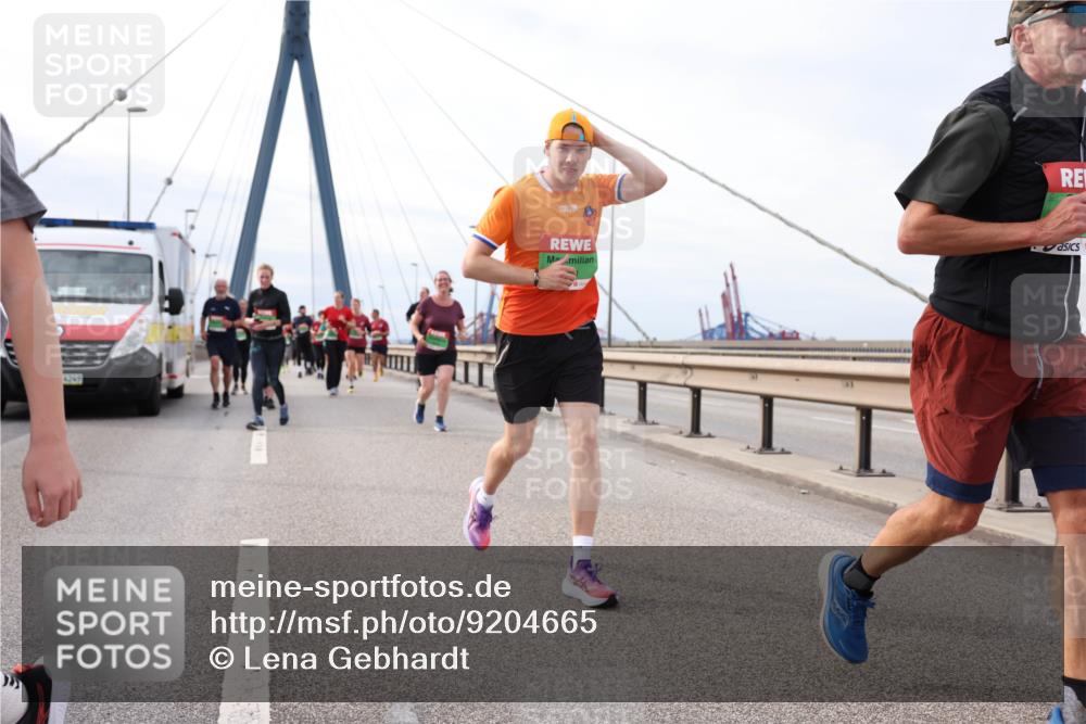 03.10.2025 - Köhlbrandbrückenlauf Lena Gebhardt http://msf.ph/oto/9204665 03.10.2025 15:57:59 Position 2 4240 meine-sportfotos.de