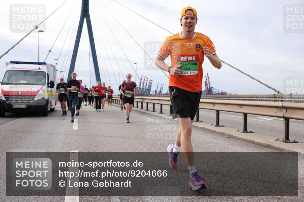03.10.2025 - Köhlbrandbrückenlauf Lena Gebhardt http://msf.ph/oto/9204666 03.10.2025 15:57:59 Position 2 4249, 9001 meine-sportfotos.de