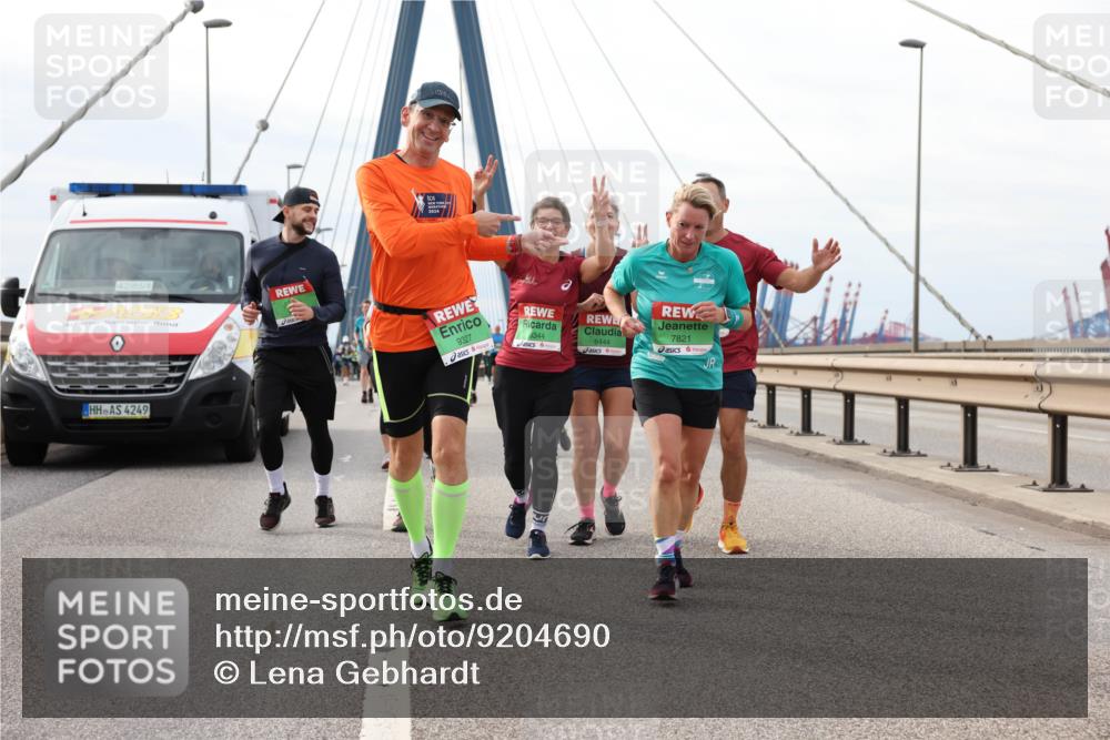 03.10.2025 - Köhlbrandbrückenlauf Lena Gebhardt http://msf.ph/oto/9204690 03.10.2025 15:58:05 Position 2 42, 85, 4249, 9327, 3344, 8444, 7821 meine-sportfotos.de