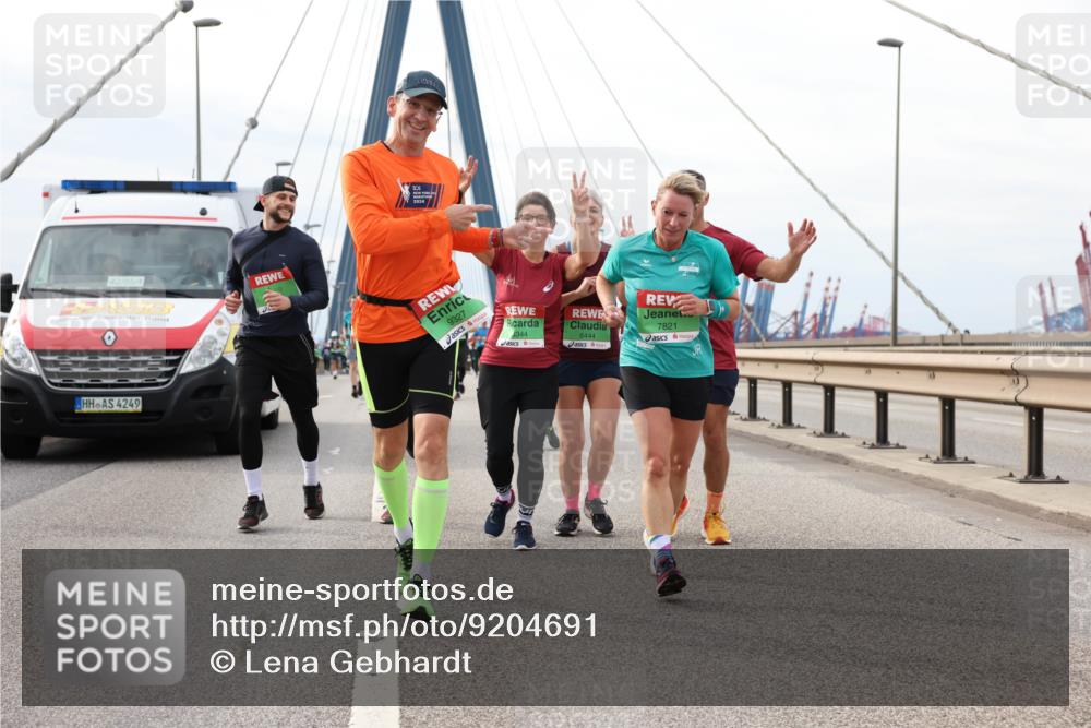03.10.2025 - Köhlbrandbrückenlauf Lena Gebhardt http://msf.ph/oto/9204691 03.10.2025 15:58:05 Position 2 42, 85, 453, 4249, 2024, 9327, 3344, 8444, 7821 meine-sportfotos.de